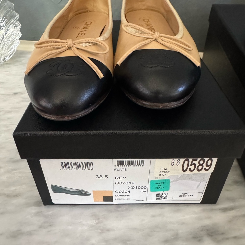 Chanel ballet flats Lambskin
Beige & Black 38.5 - Picture 2 of 15